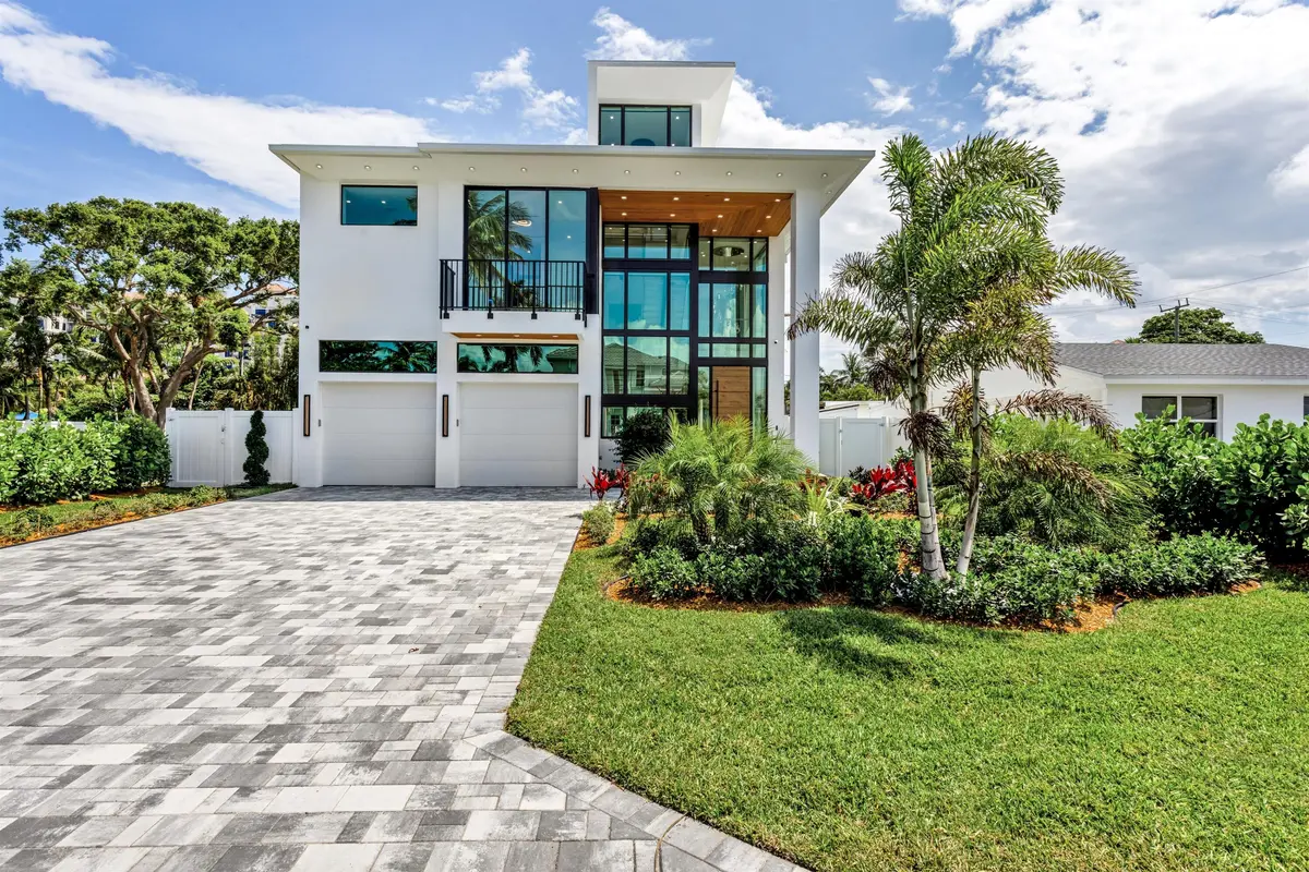 FRONT_STRAIGHT_EB at 310 NE 2nd Street, Boca Raton