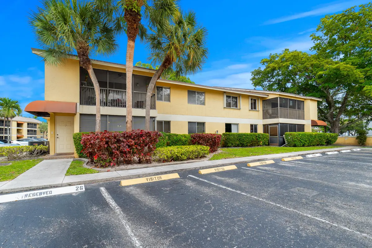 DSC0600 at 3095 N Oakland Forest Drive 101, Oakland Park
