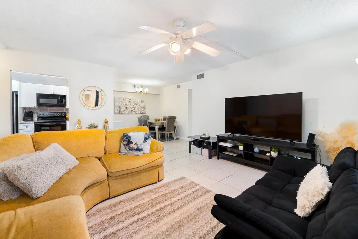 DSC0613 at 3095 N Oakland Forest Drive 101, Oakland Park