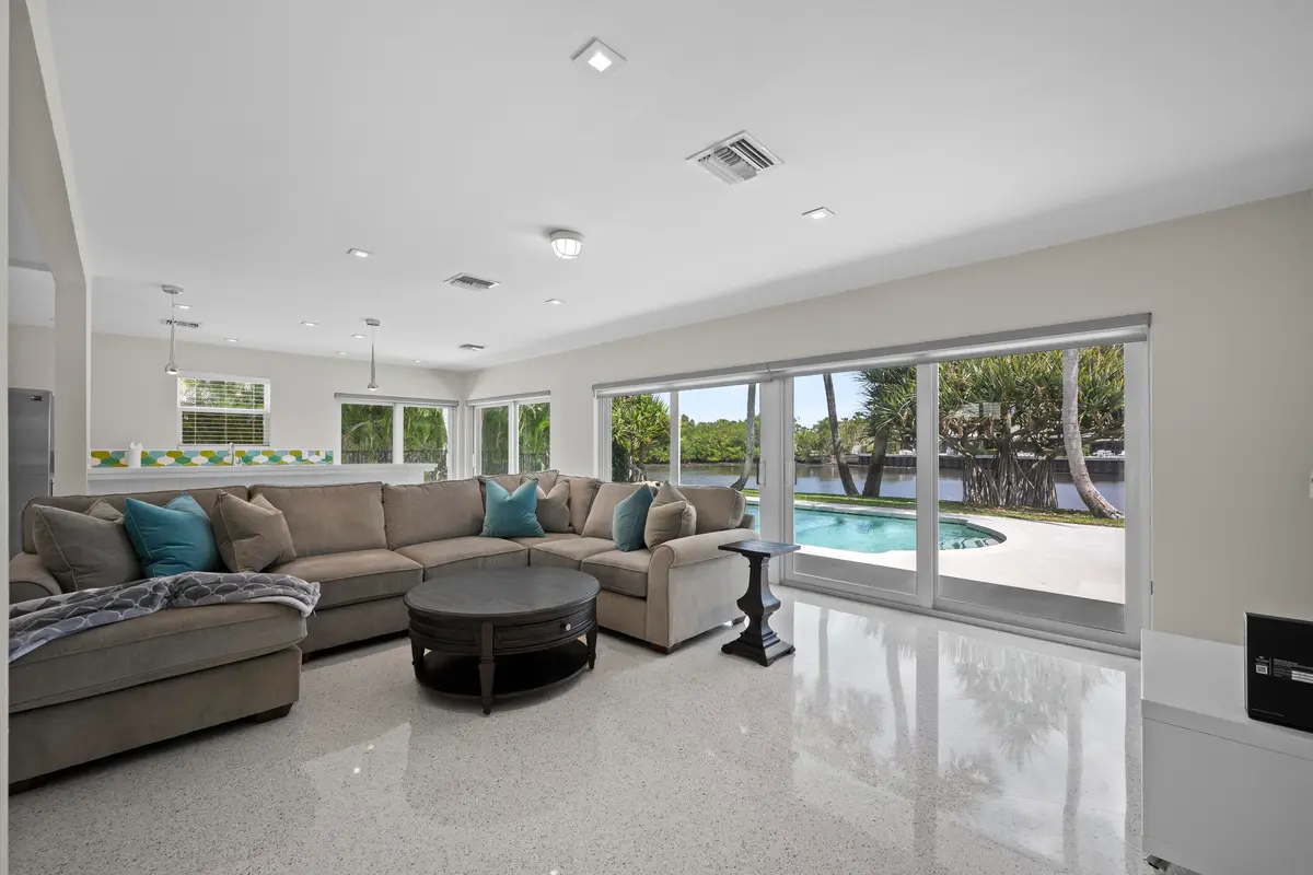 10-LUX_8656 at 2259 Ibis Isle Road, Palm Beach