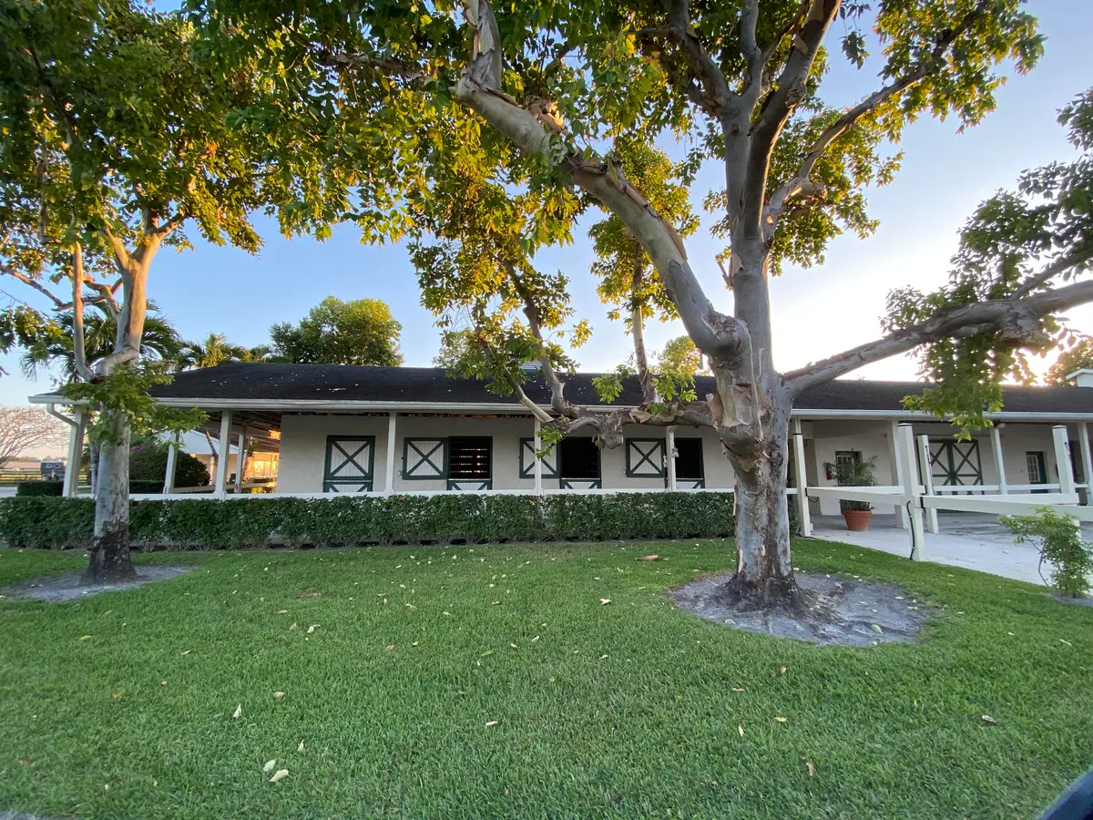 . at 5110 S Shore Boulevard, Wellington