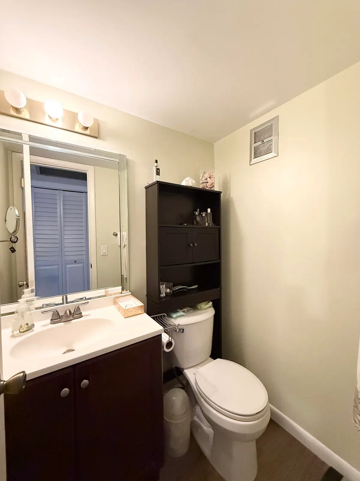 Half bath at 228 Canterbury J, West Palm Beach