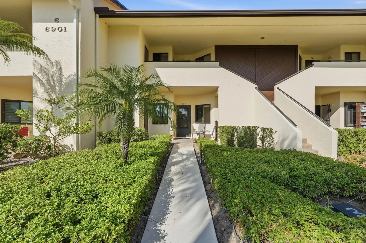 38-web-or-mls-6901_SE_Constitution_Blvd_ at 6901 SE Constitution Boulevard 102, Hobe Sound
