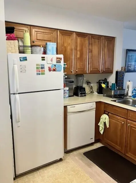 kitchen 1 at 118 Lake Emerald Drive 403, Oakland Park