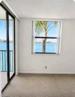 view master at 118 Lake Emerald Drive 403, Oakland Park
