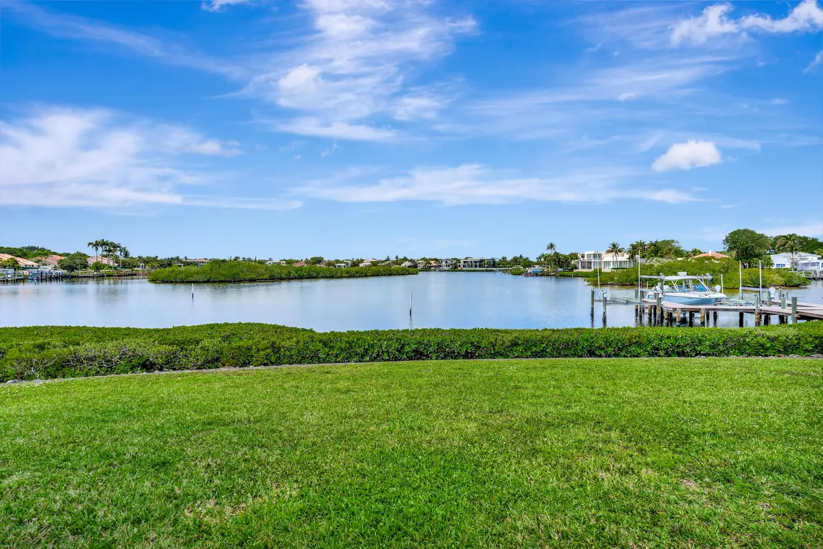 _MLP7704 at 2704 Captains Way, Jupiter