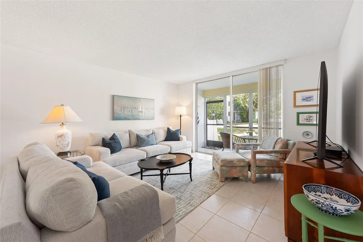 Photo 5 at 9420 S Hollybrook Lake Drive 109, Pembroke Pines