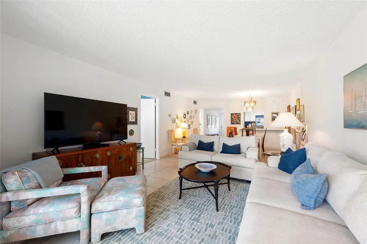 Photo 6 at 9420 S Hollybrook Lake Drive 109, Pembroke Pines