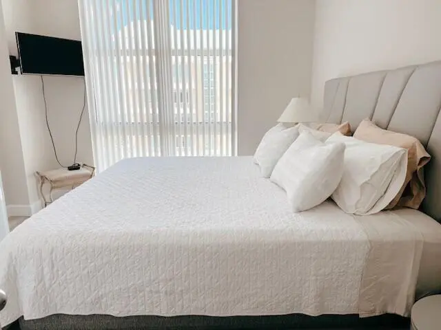 guest bedroom at 625 Casa Loma Boulevard Lower Penthouse 9 Unit 1509, Boynton Beach