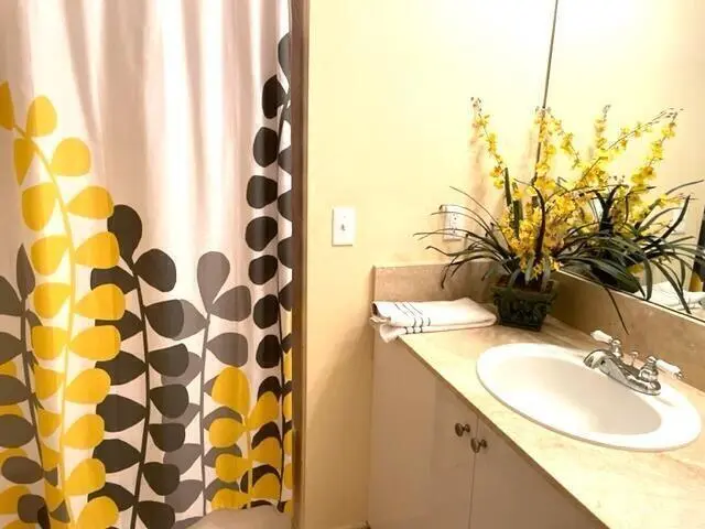 bathroom 2 at 625 Casa Loma Boulevard Lower Penthouse 9 Unit 1509, Boynton Beach