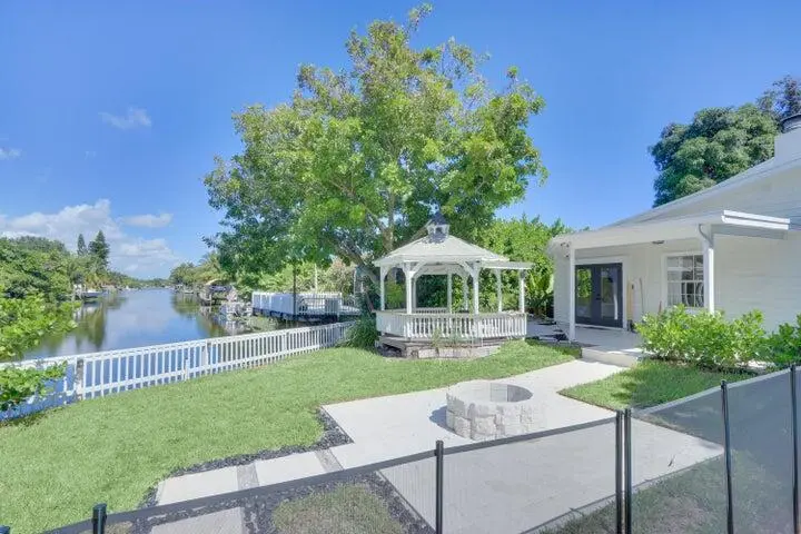 hamric.water at 1808 N 17th Ave Avenue, Lake Worth Beach