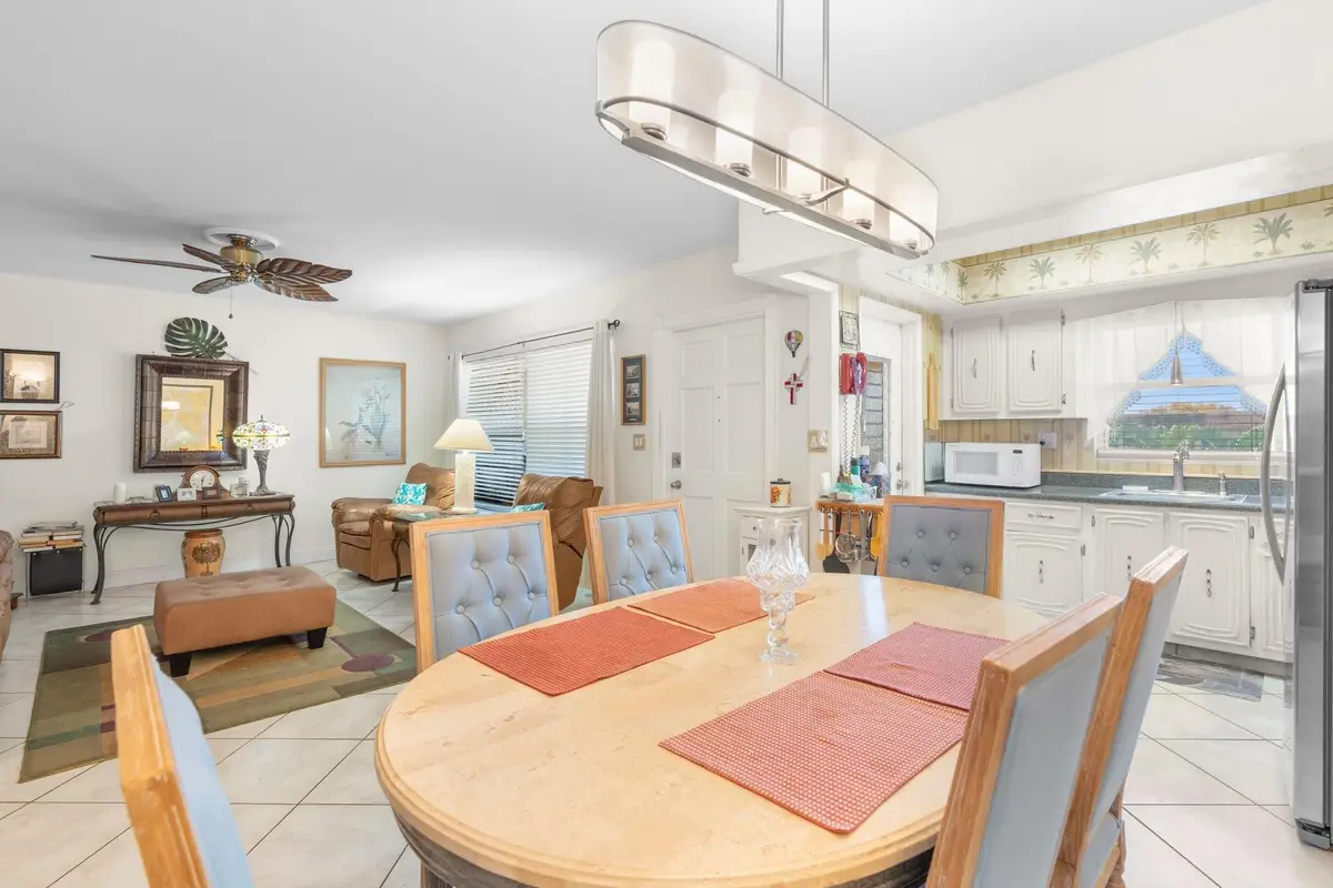 Photo 8 at 100 SE 6th Avenue 304, Pompano Beach
