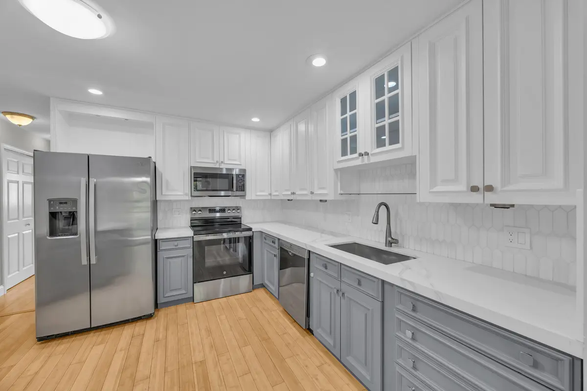 Kitchen at 25 Lexington Lane F, Palm Beach Gardens