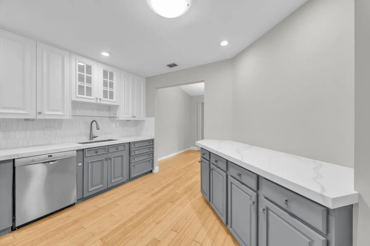 Kitchen at 25 Lexington Lane F, Palm Beach Gardens