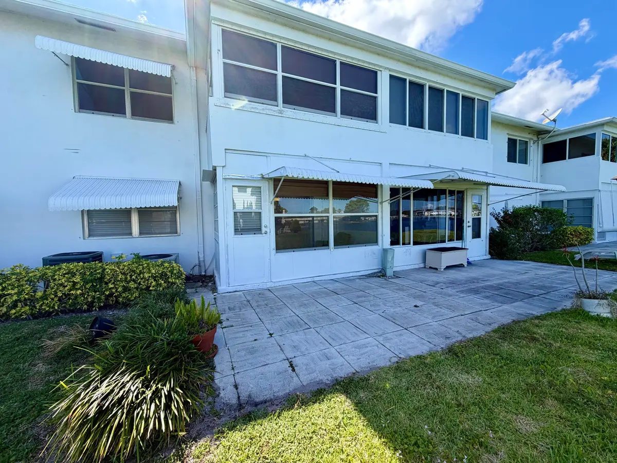 Back at 1118 Lake Terrace 103, Boynton Beach