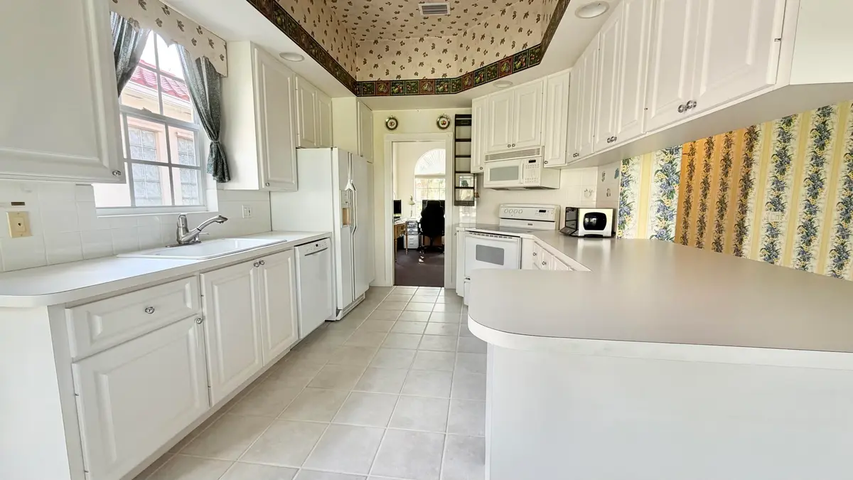 IMG_6605 at 2590 Kittbuck Way, West Palm Beach