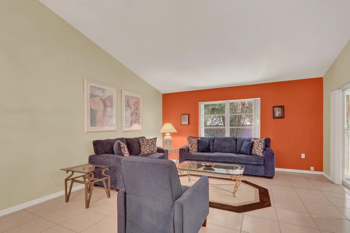 Livingroom at 9904 Summerbrook Terrace B, Boynton Beach