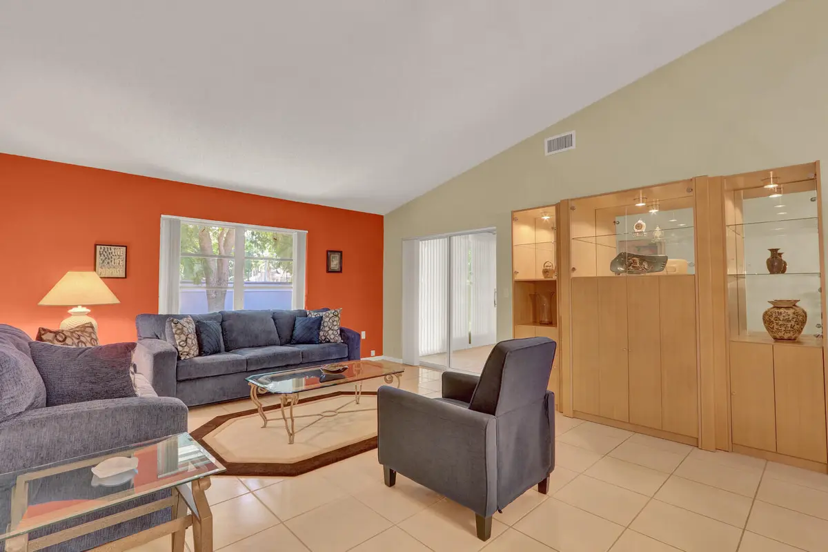 Livingroom at 9904 Summerbrook Terrace B, Boynton Beach