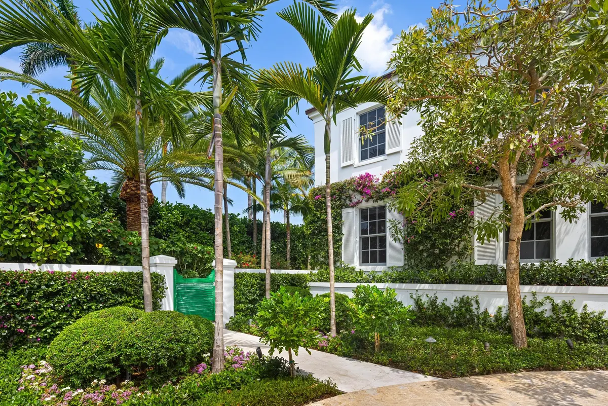 Entrance Gate at 991 N Lake Way, Palm Beach