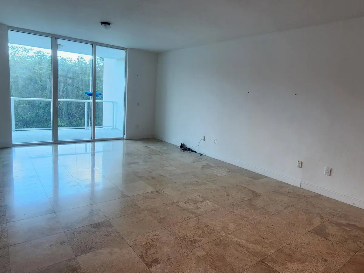 15051 Royal Oaks Lane 202, North Miami, FL – photo 8