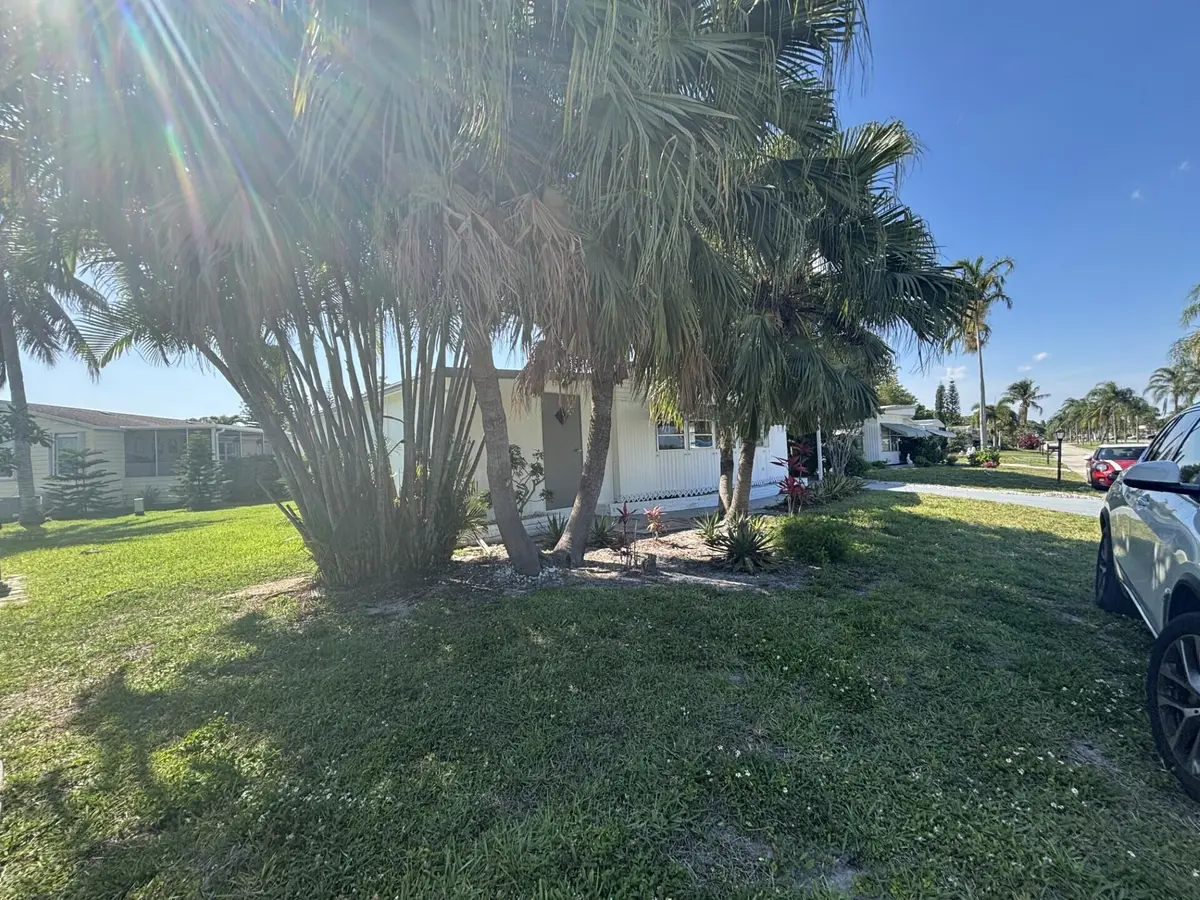 125d8809-9223-4bad-b1ca-c975d43da2da at 6445 Cypress Lane 377, Atlantis