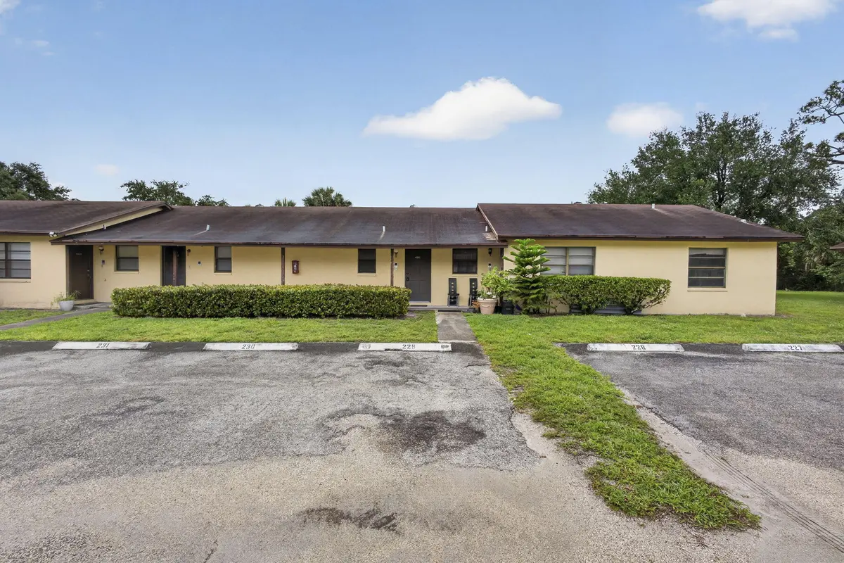 2-web-or-mls-BS1A3609 at 4661 Perth Road, West Palm Beach