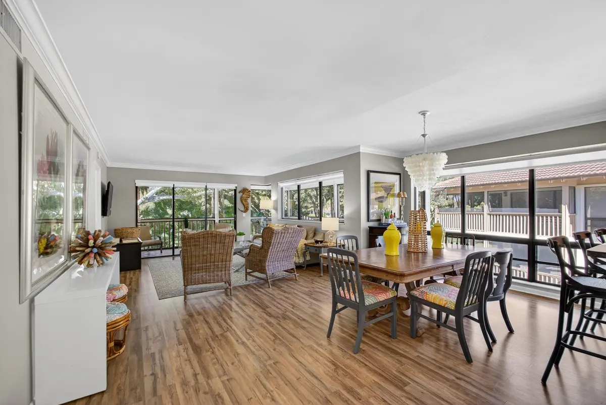 dining area at 605 Brackenwood Cove, Palm Beach Gardens