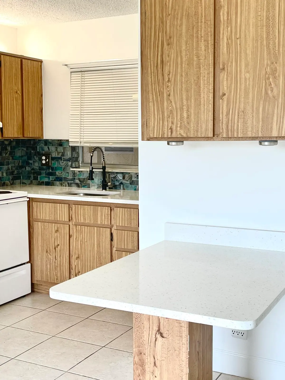 DINING at 3822 N University Drive 3822, Coral Springs