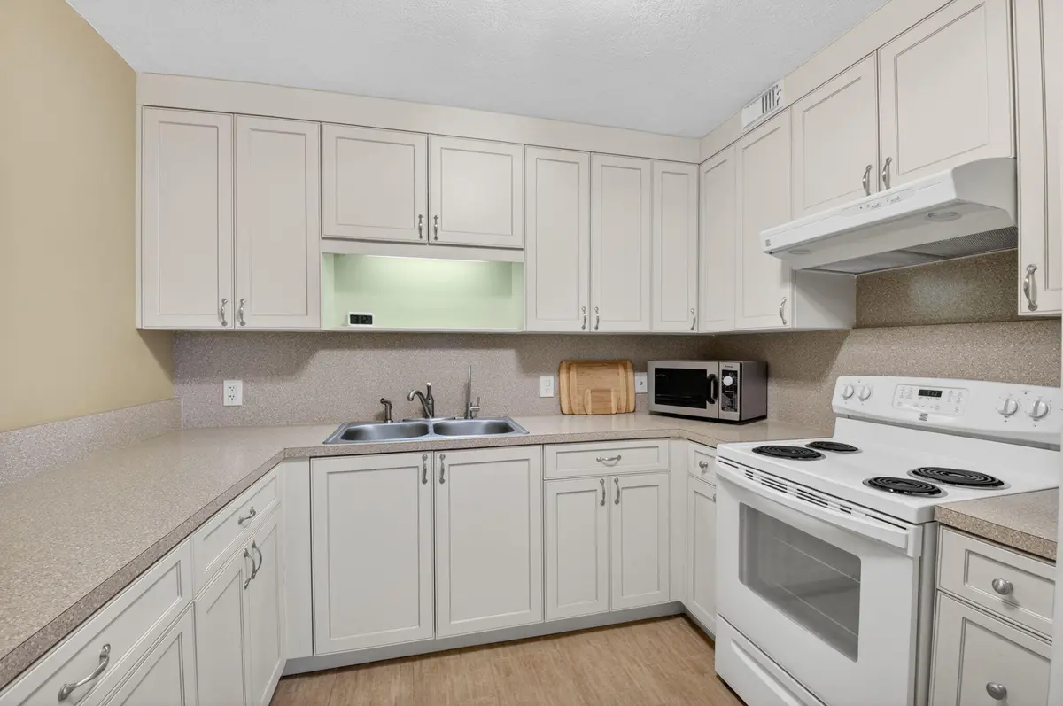 Updated Kitchen at 2047 Newcastle C, Boca Raton