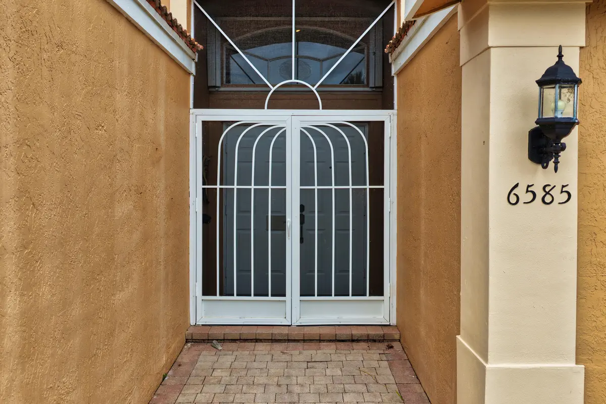 -Front-Entrance at 6585 Vía Vicenza, Delray Beach
