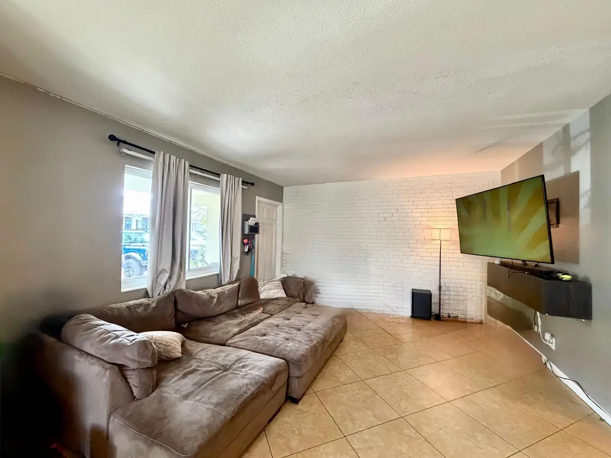 431e5134-b298-4d72-a5c9-95acfb9f51a9 at 4731 NE 21st Terrace 2, Lighthouse Point
