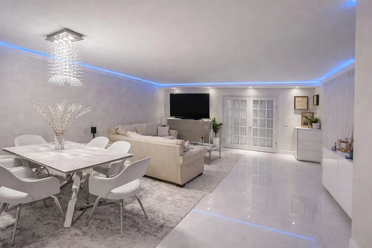 4dcd903e-5f6f-40b5-a135-0817d5bb3196 at 2520 Van Buren Street 16, Hollywood