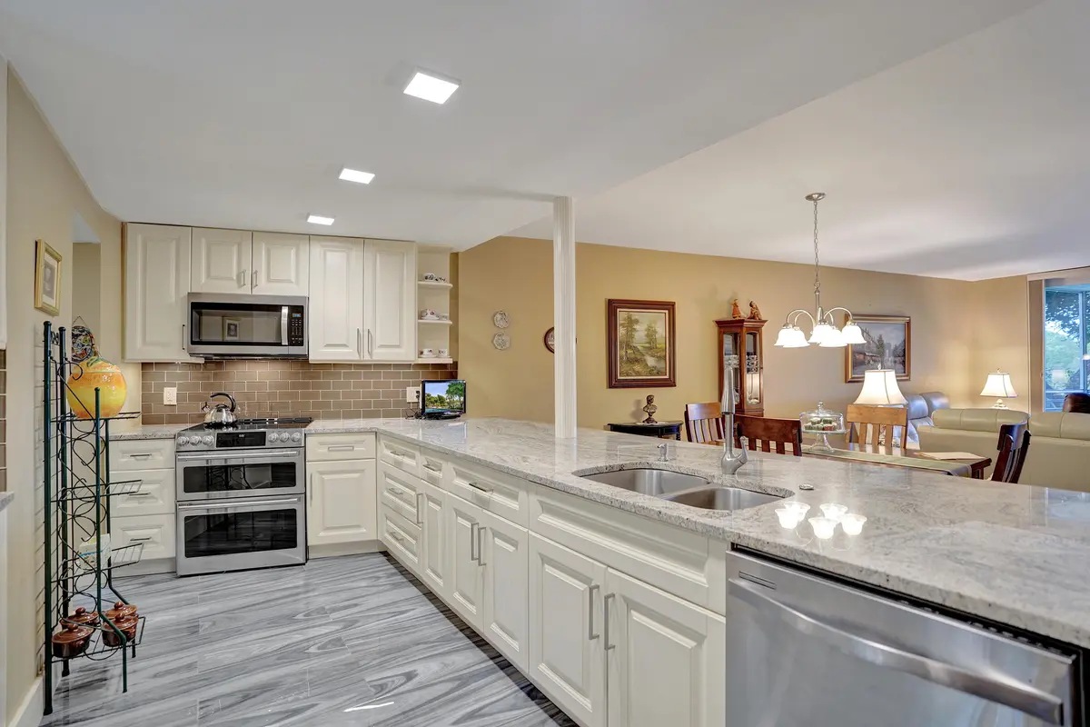 DSC00120 at 3499 Oaks Way Unit 205, Pompano Beach