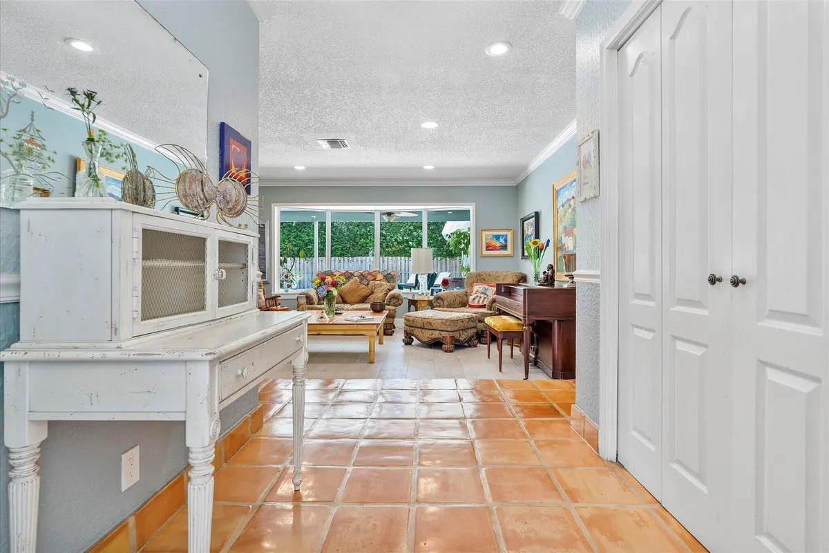 12-5101 N 36th Ct_012 at 5101 N 36th Court, Hollywood