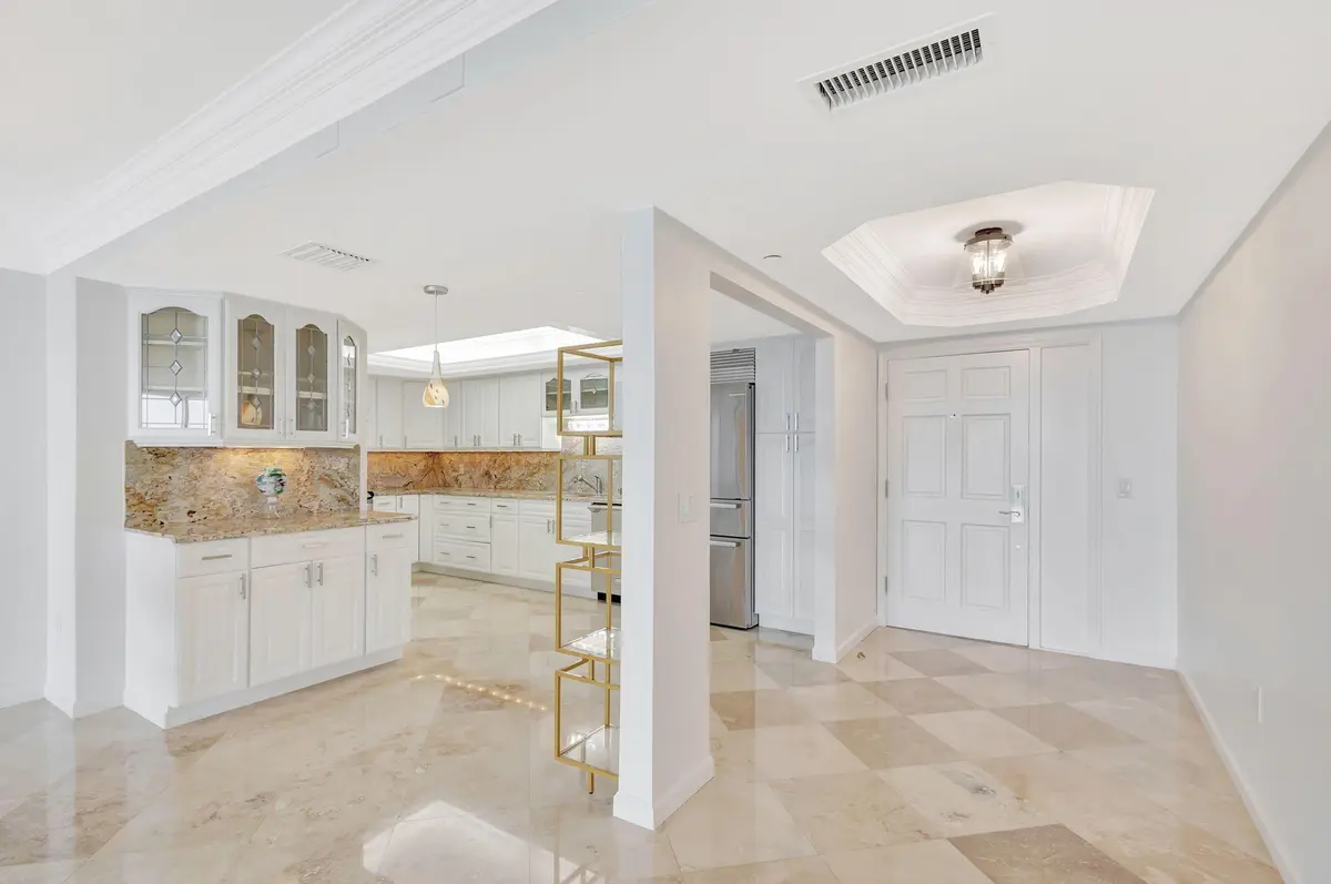 Foyer at 400 Beach Road 103, Tequesta