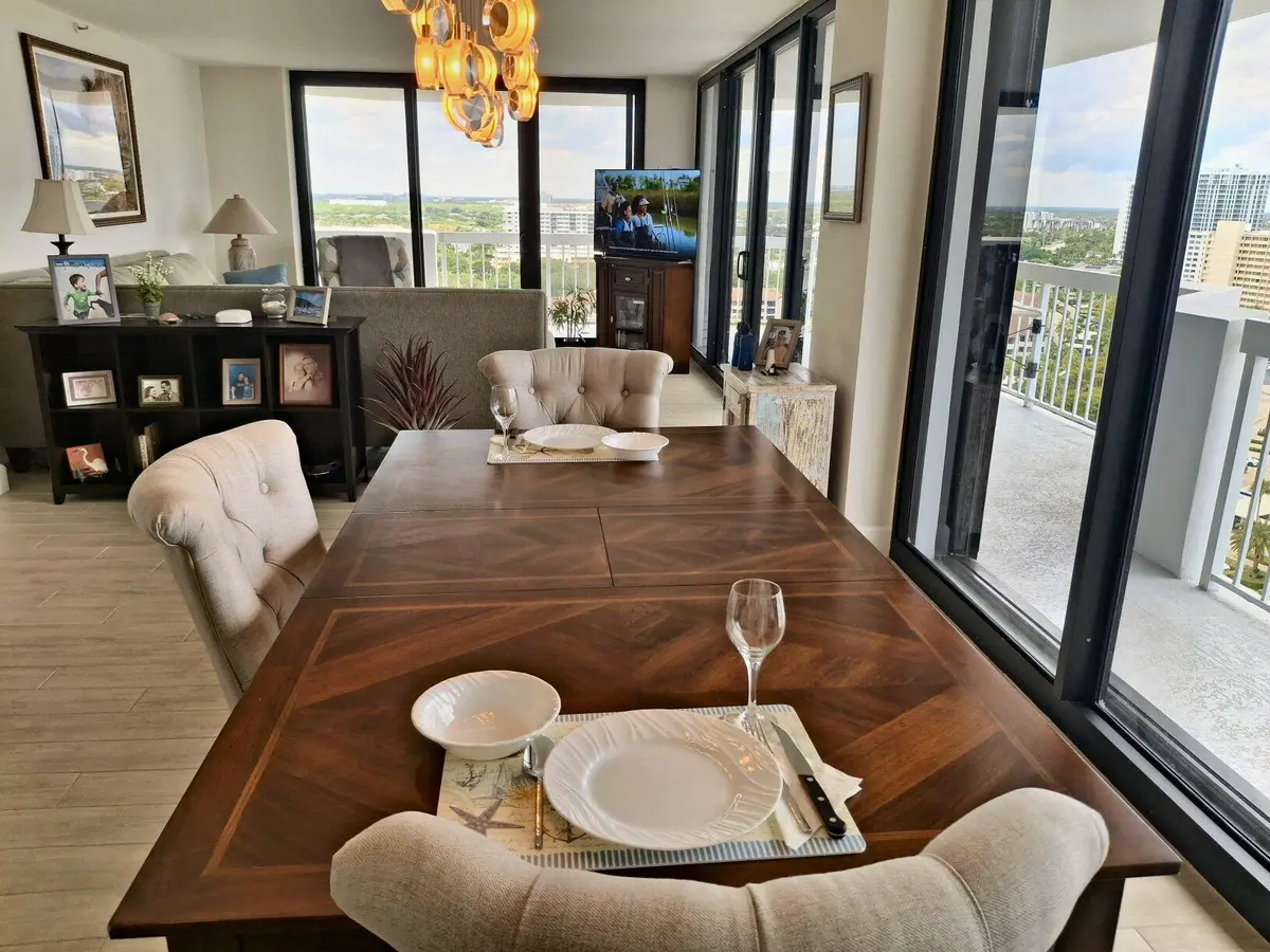 00-DR-LR at 123 Lakeshore Drive 1845, North Palm Beach