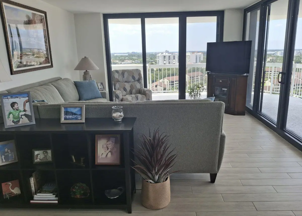 00-LR41 at 123 Lakeshore Drive 1845, North Palm Beach