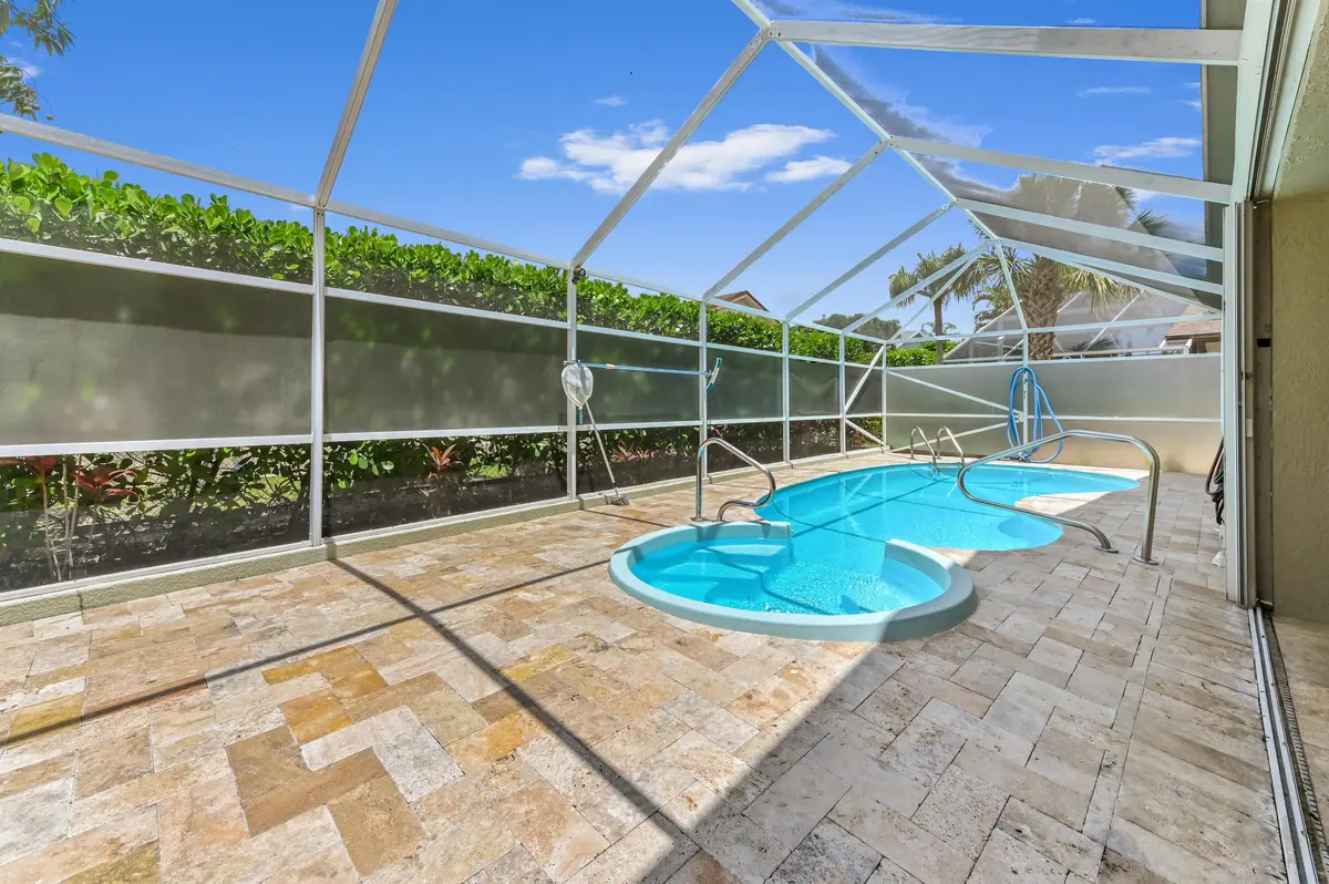 29 pool 01 at 1163 Peninsula Way, Greenacres