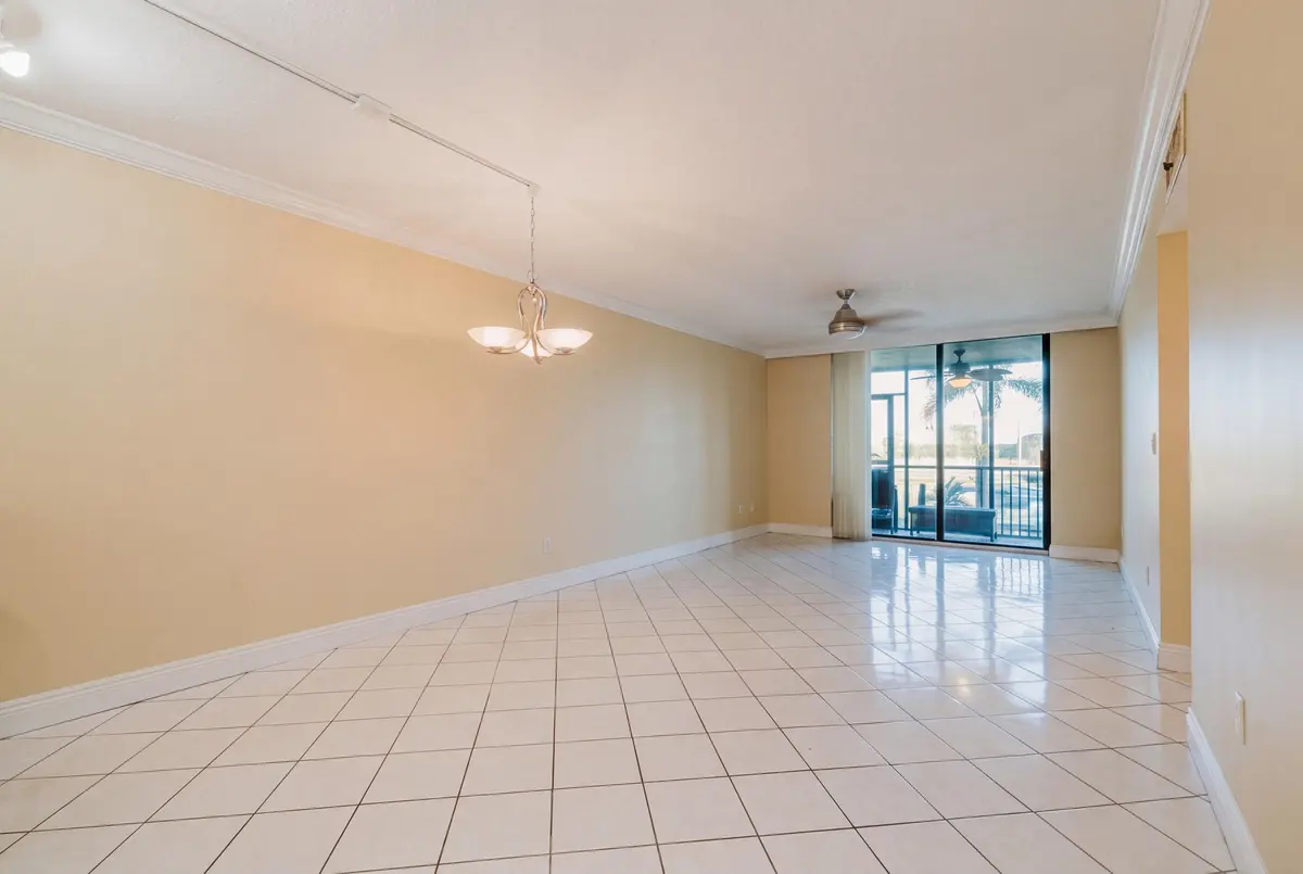 MLS IA - 109 Lake Emerald Drive-4 at 109 Lake Emerald Drive APT 104, Oakland Park