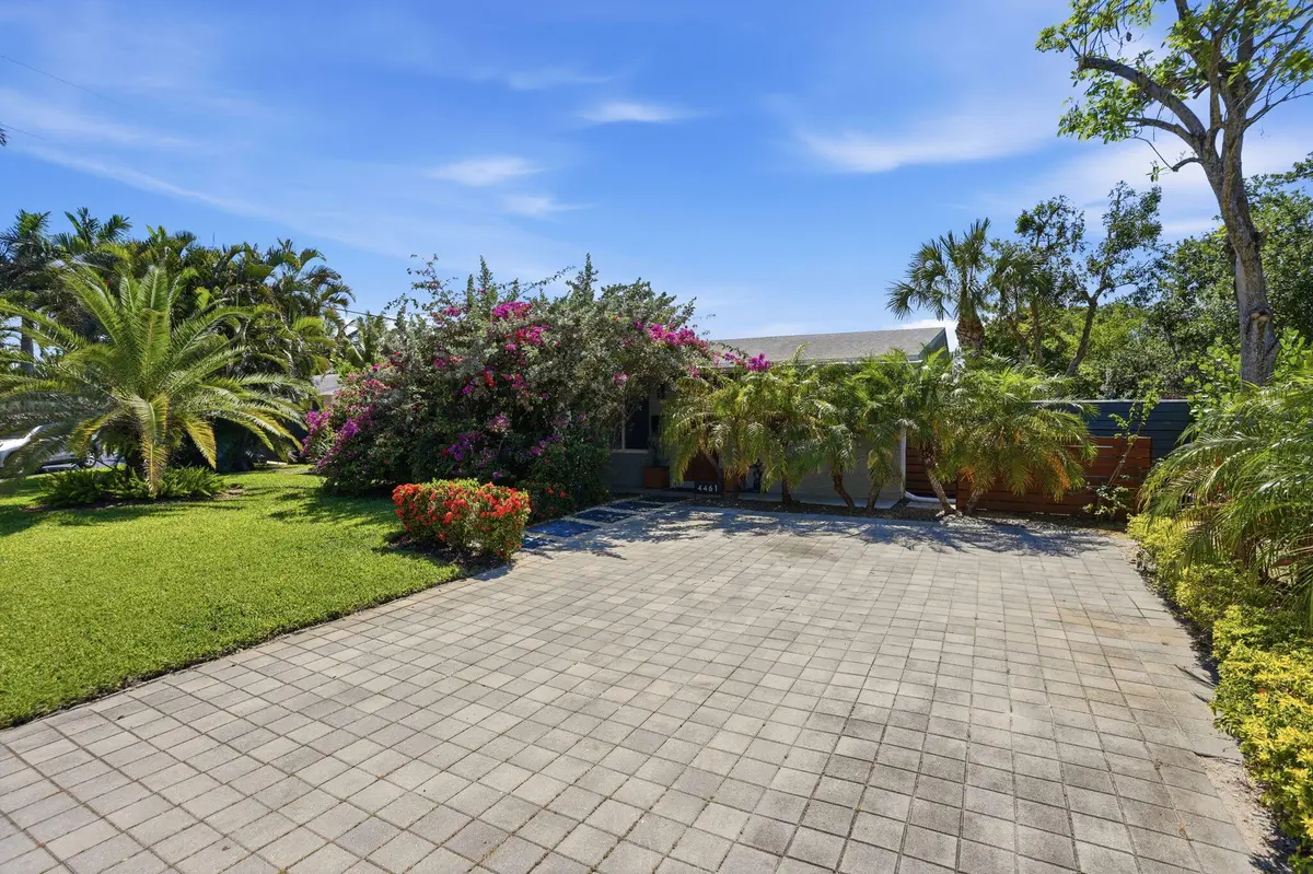3-web-or-mls-0E2A7248 at 4461 NE 15th Avenue, Oakland Park