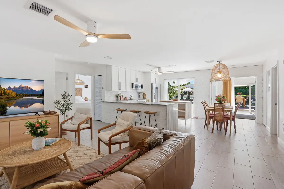 8-web-or-mls-0E2A7293 at 4461 NE 15th Avenue, Oakland Park