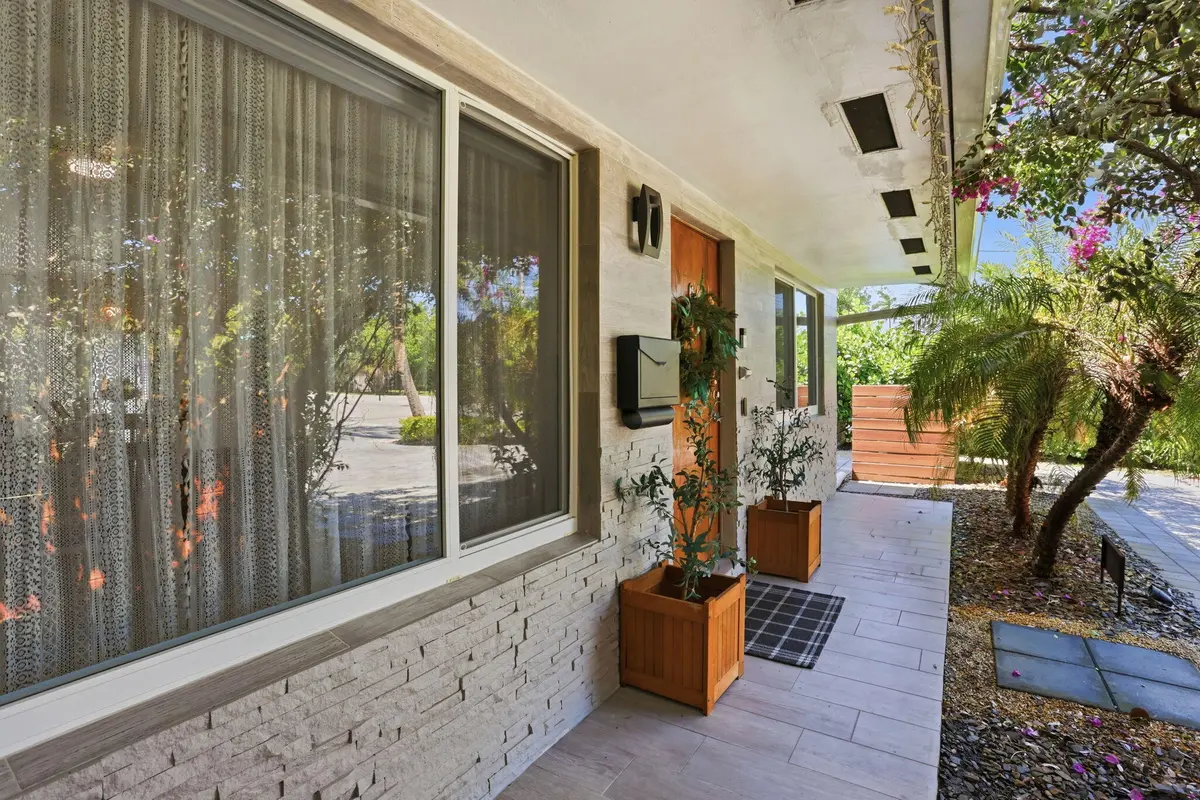 5-web-or-mls-0E2A7254 at 4461 NE 15th Avenue, Oakland Park