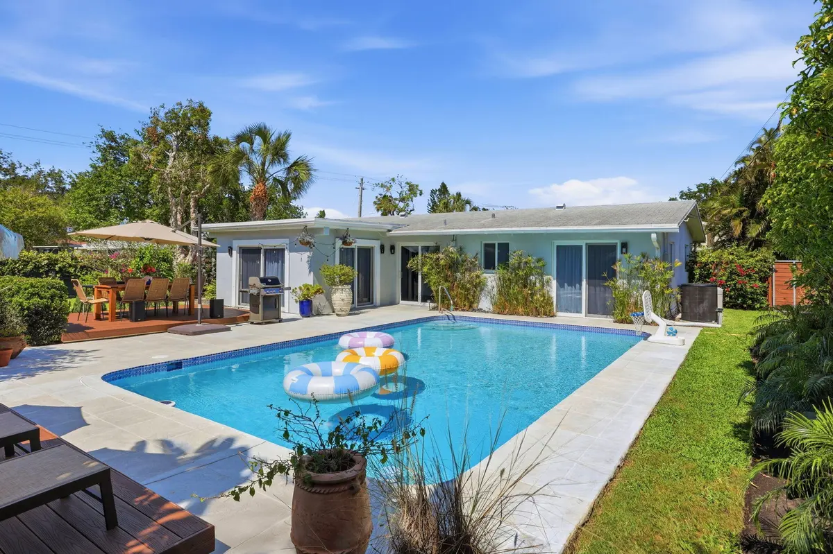 37-web-or-mls-0E2A7281 at 4461 NE 15th Avenue, Oakland Park