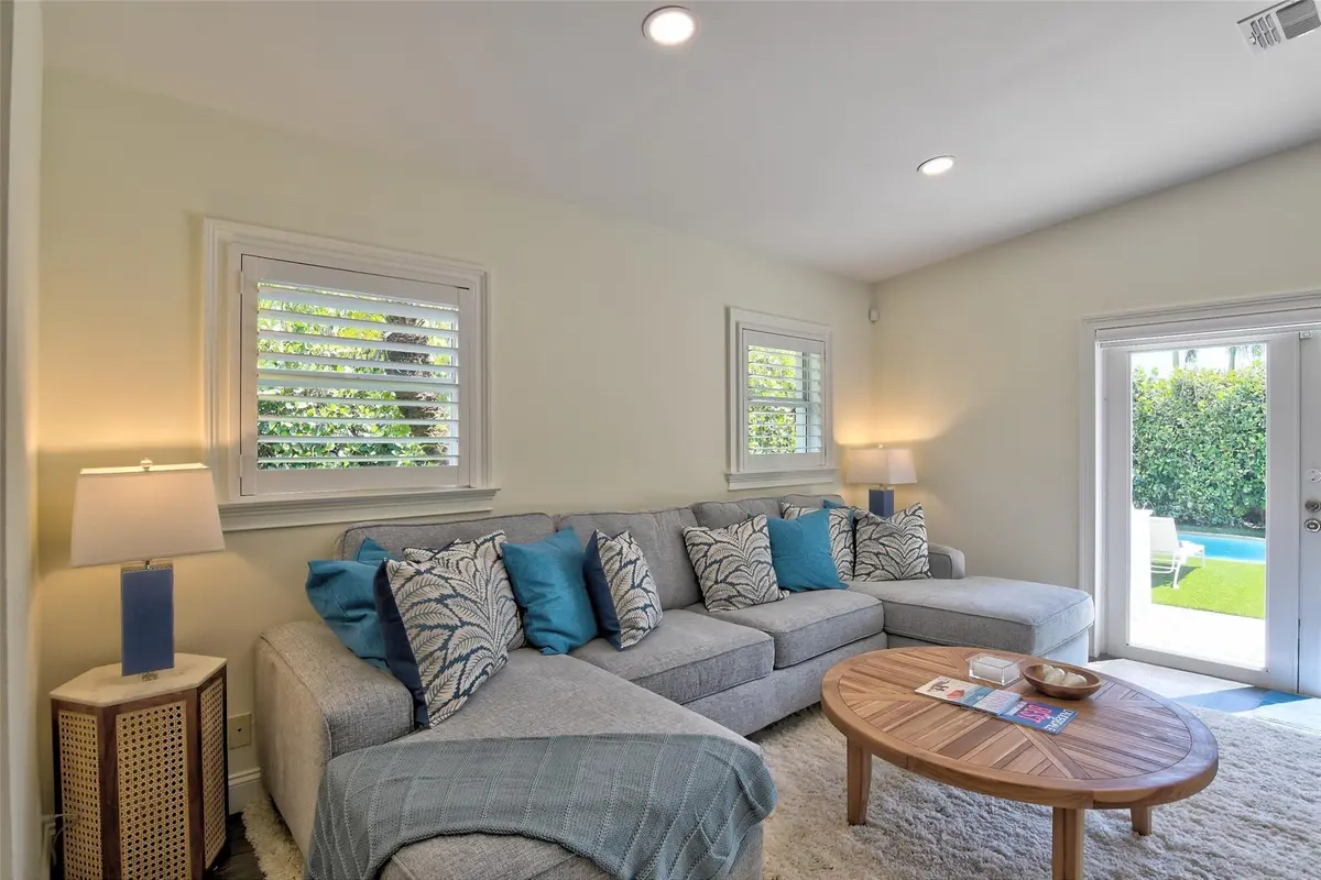Photo 3 at 518 NE 13th Avenue, Fort Lauderdale