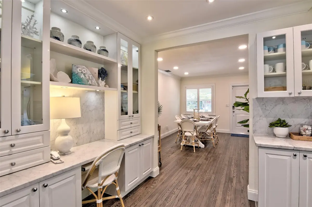 Photo 4 at 518 NE 13th Avenue, Fort Lauderdale