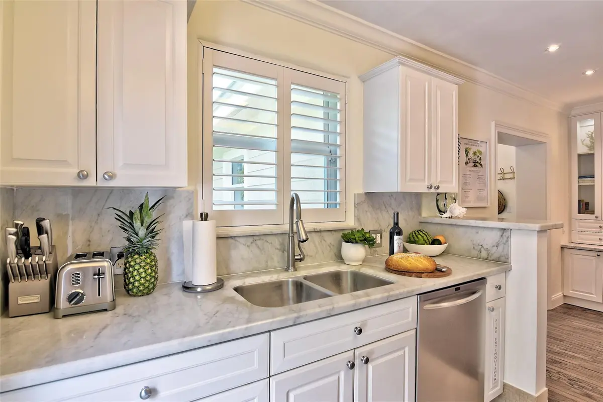 Photo 5 at 518 NE 13th Avenue, Fort Lauderdale