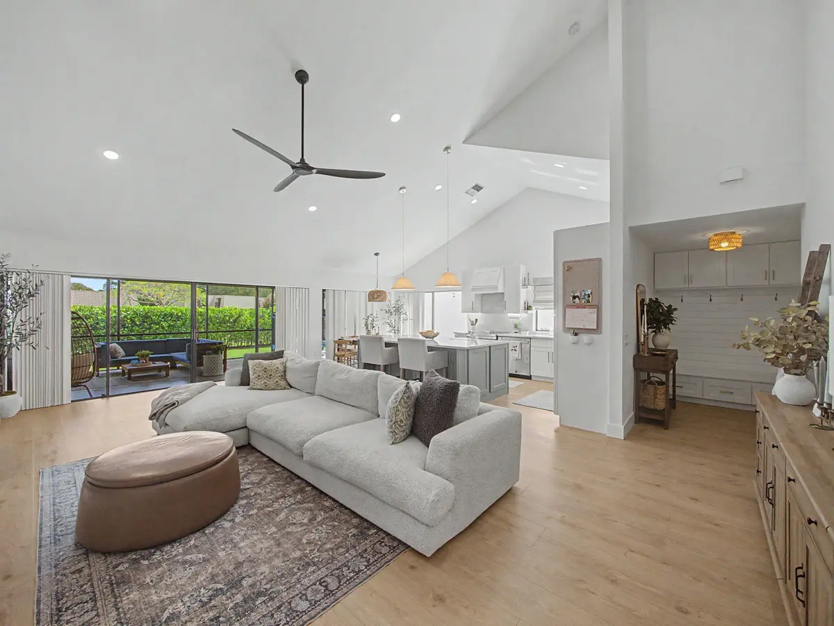 Living at 2631 Mohawk Circle, West Palm Beach