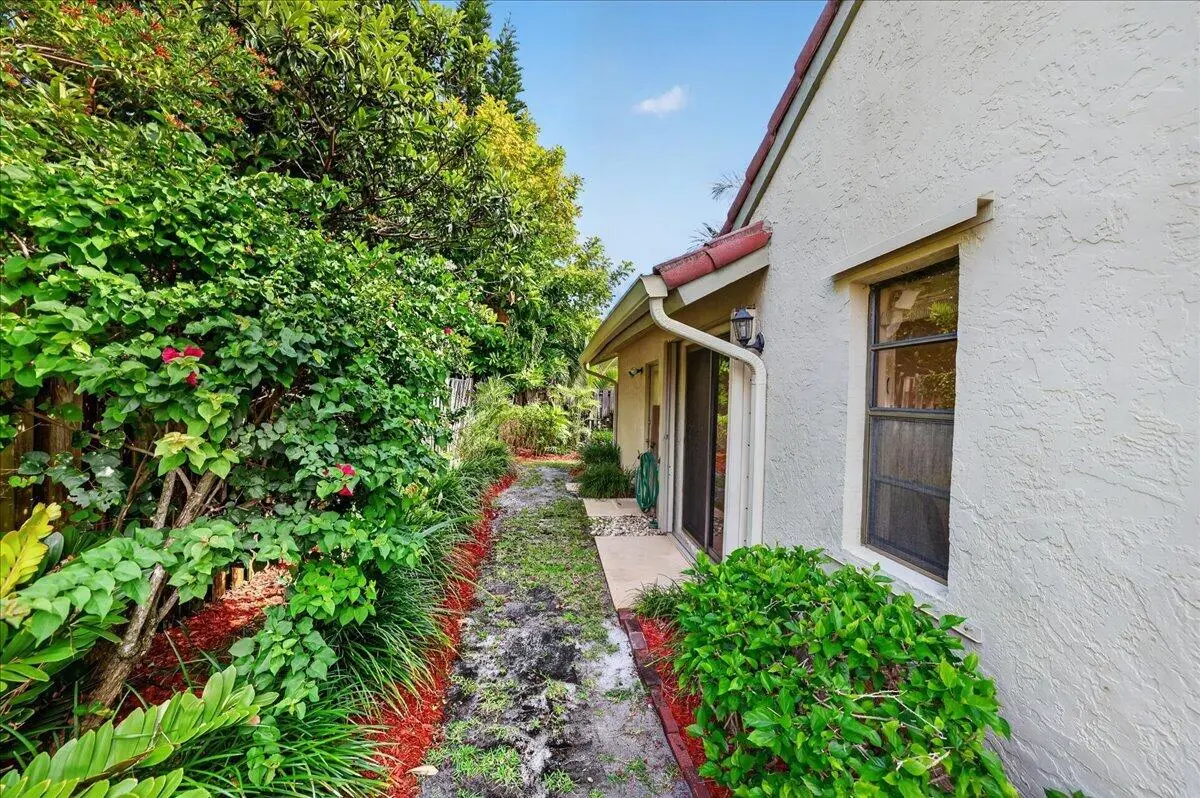 23-8I8A2623 at 1235 NW 21st Terrace, Delray Beach