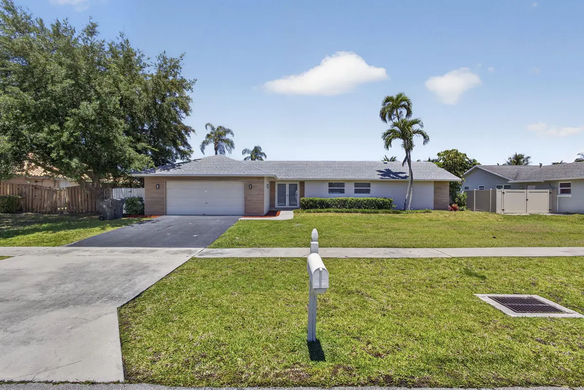 2-web-or-mls-BS1A5439 at 12890 Guilford Circle, Wellington