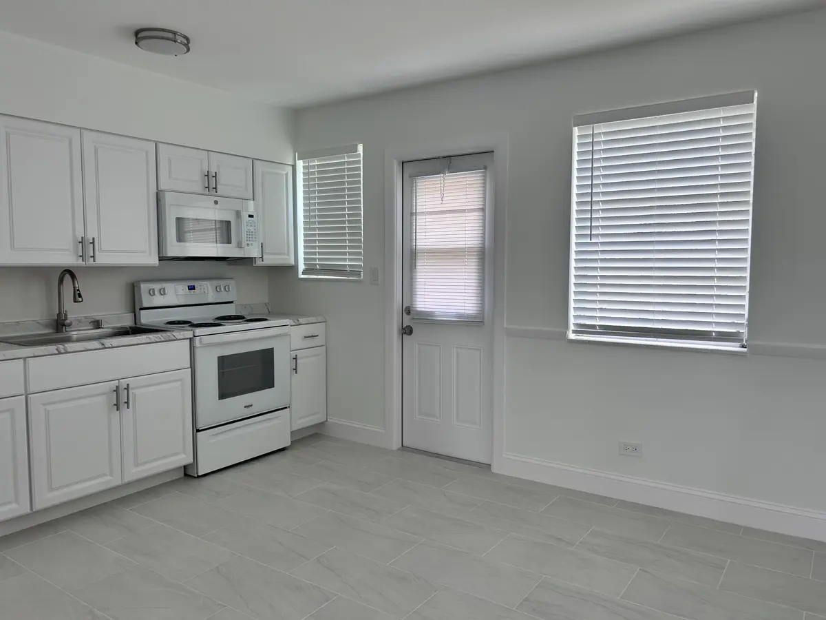 Kit door unit 2 at 630 Prosperity Farms Road 2, North Palm Beach